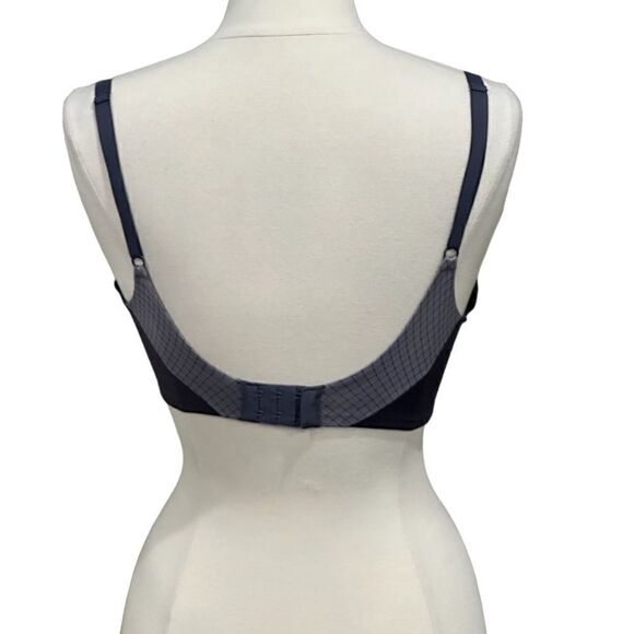 Victoria’s Secret Women’s Push-up Bra in Size 34DD in Gray Color - Picture 5 of 8